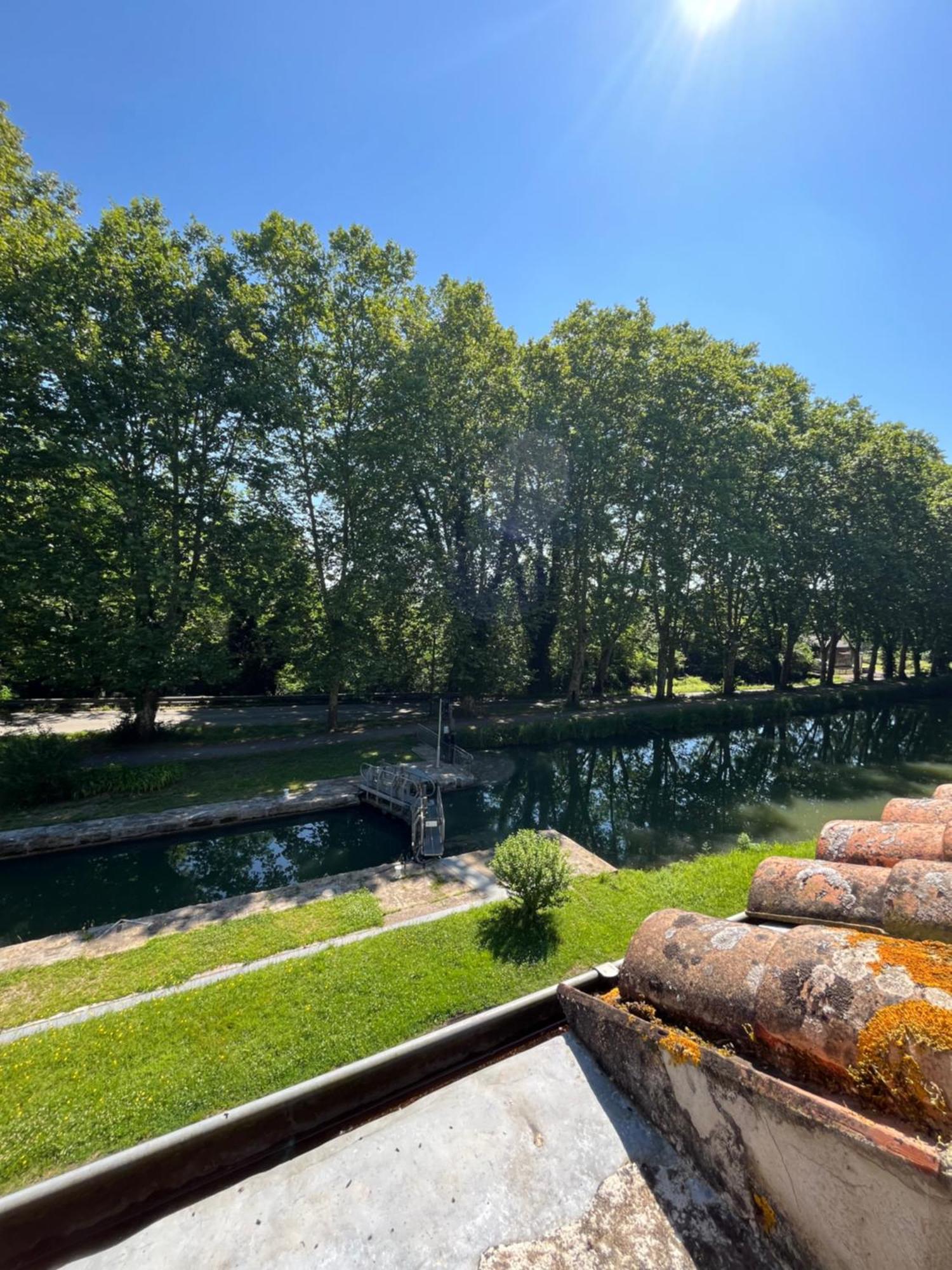 Maison Eclusiere Le Coup De Pompe Meilhan-sur-Garonne Esterno foto